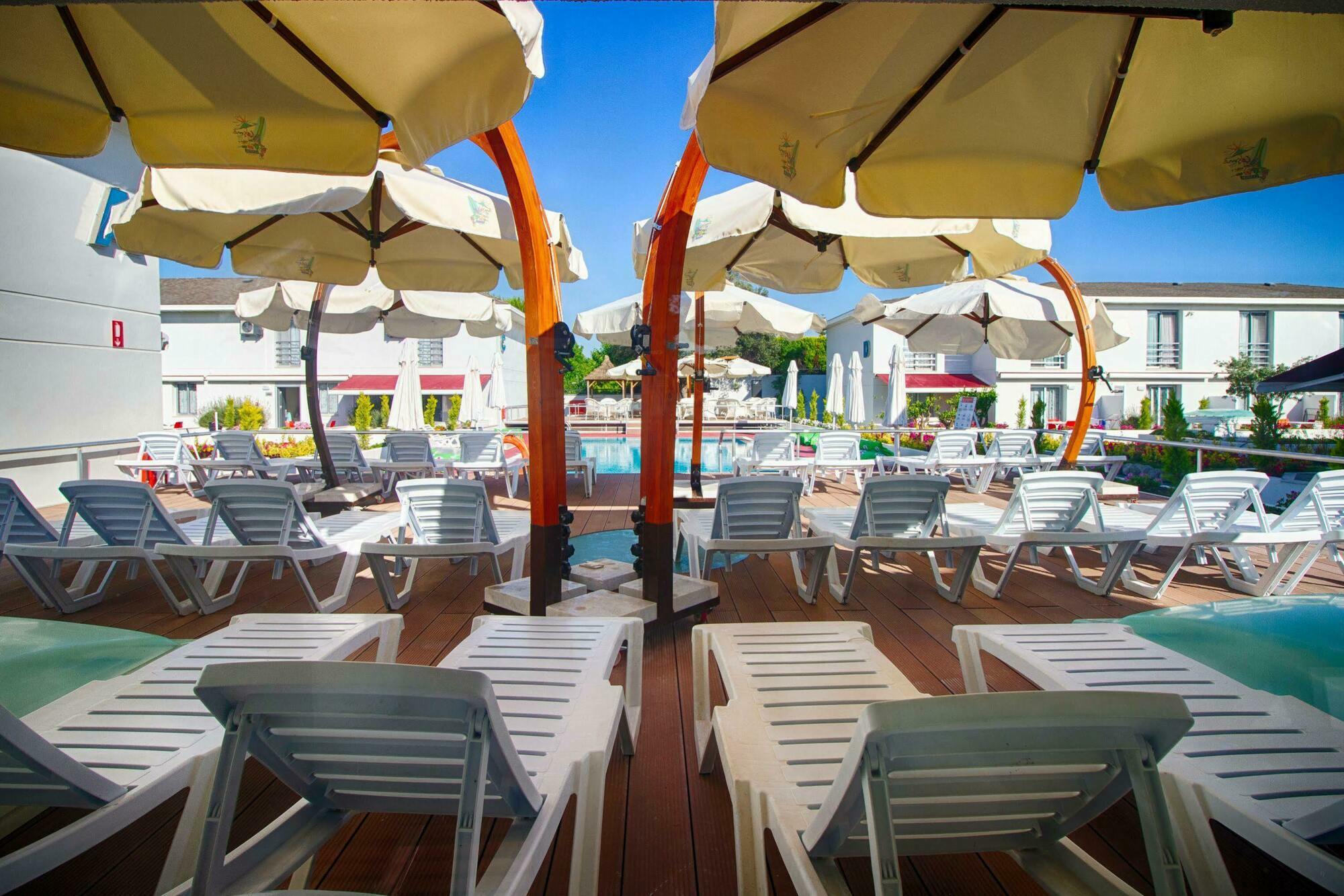 Vela Garden Resort Кешме Экстерьер фото